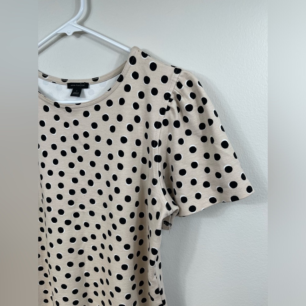 ANN TAYLOR Polka Dot Women's T-Shirt Beige and Black  Size S - Picture 3 of 12